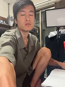 Snapshot of IroManager chatting on 11, 9, 2025 IroManager online show from 11, 9, 2025