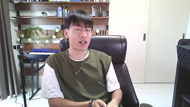 Snapshot of IroManager chatting on 17, 10, 2025 IroManager online show from 17, 10, 2025