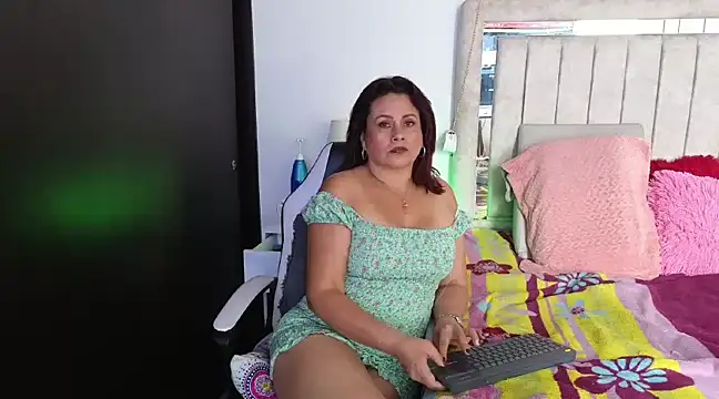 Kaily jonness online show from 17, 2, 2025