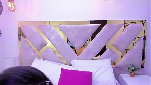 Oriana Guzman online show from 6, 1, 2025