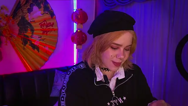 Snapshot of albaismynameX chatting on 25, 10, 2025 albaismynameX online show from 25, 10, 2025