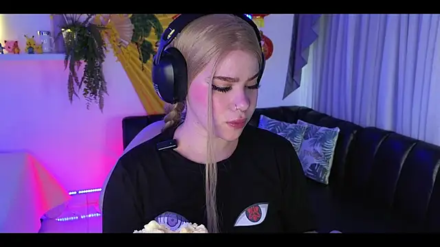 Snapshot of albaismynameX chatting on 18, 11, 2025 albaismynameX online show from 18, 11, 2025