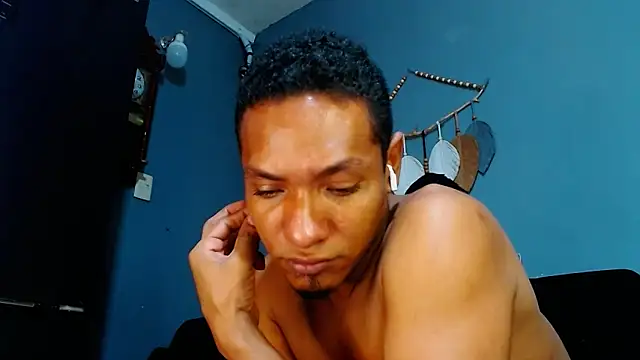 Grandeygruesa1 online show from 10, 2, 2025