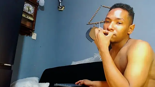 Grandeygruesa1 online show from 17, 2, 2025