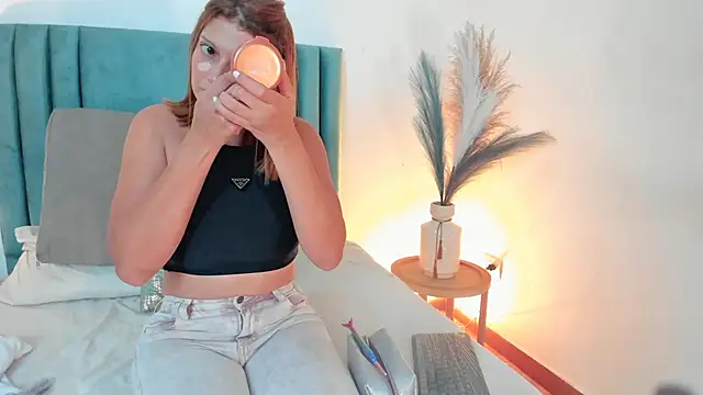 Snapshot of MirandaRoxx chatting on 29, 1, 2025 MirandaRoxx online show from 29, 1, 2025