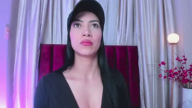 Snapshot of MirandaRoxx chatting on 27, 11, 2025 MirandaRoxx online show from 27, 11, 2025