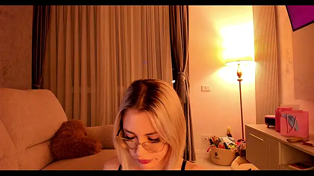 BaayBee   online show from 29, 1, 2025