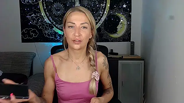 Snapshot of SexxyLiviaa chatting on 29, 6, 2026 SexxyLiviaa online show from 29, 6, 2026