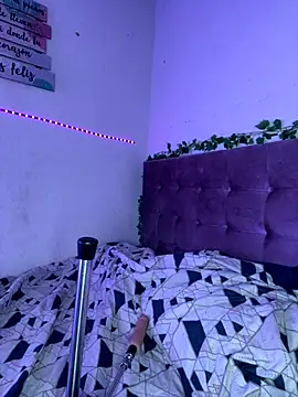 Snapshot of alondra_darling chatting on 18, 9, 2025 alondra darling online show from 18, 9, 2025