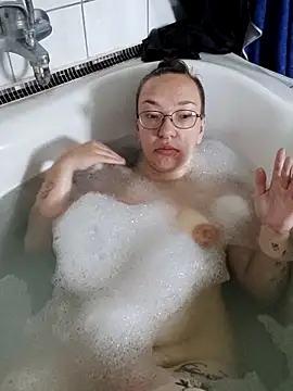 Snapshot of Isabella_Geney chatting on 10, 10, 2025 Isabella Geney online show from 10, 10, 2025