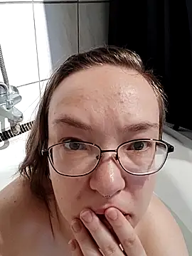 Snapshot of Isabella_Geney chatting on 19, 11, 2025 Isabella Geney online show from 19, 11, 2025