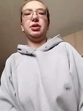 Snapshot of Isabella_Geney chatting on 17, 12, 2025 Isabella Geney online show from 17, 12, 2025