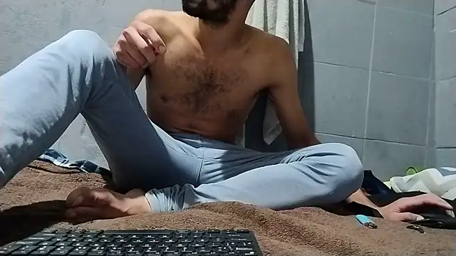 UncutToyBoy23cm online show from 17, 5, 2026