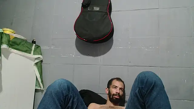 UncutToyBoy23cm online show from 2, 7, 2026