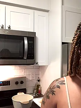 MelSaunders online show from 9, 12, 2024