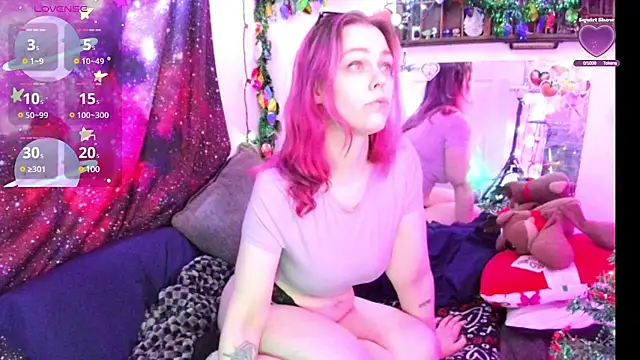 Snapshot of EverlyEster chatting on 21, 12, 2024 EverlyEster online show from 21, 12, 2024