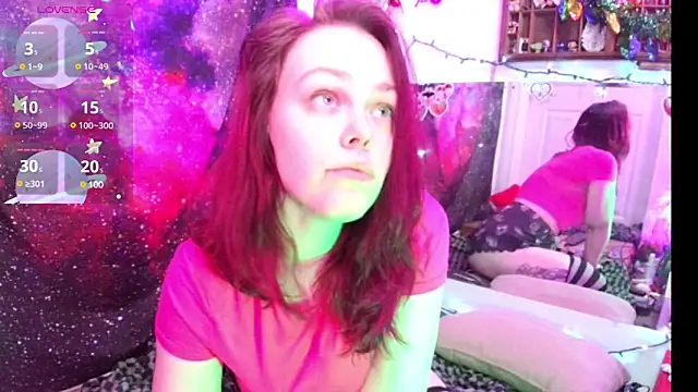 Snapshot of EverlyEster chatting on 2, 1, 2025 EverlyEster online show from 2, 1, 2025