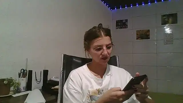 SweetyBabyDemon online show from 1, 4, 2026