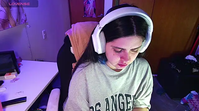 Vallolet Spencer online show from 12, 1, 2025