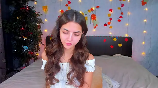 Milana Crystal  online show from 17, 11, 2025