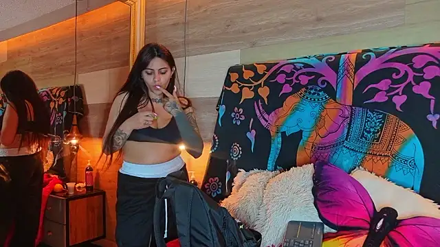 Cori Paige online show from 4, 2, 2026