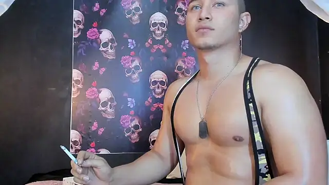 Snapshot of francesco_evan chatting on 19, 12, 2024 francesco evan online show from 19, 12, 2024