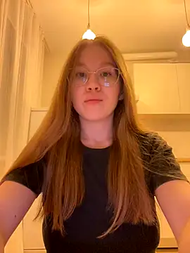 Eva Weyne online show from 1, 11, 2025