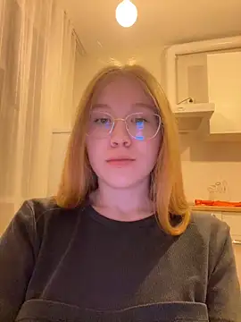 Eva Weyne online show from 4, 11, 2025