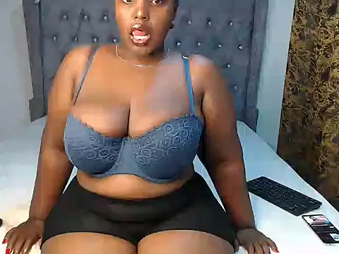 Snapshot of chococreamie chatting on 14, 3, 2025 chococreamie online show from 14, 3, 2025