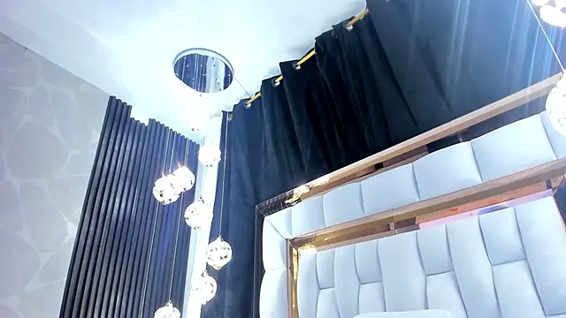 SarayRoyse online show from 24, 9, 2025