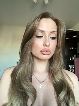 Snapshot of Sweet__Milly chatting on 6, 6, 2026 Sweet Milly online show from 6, 6, 2026