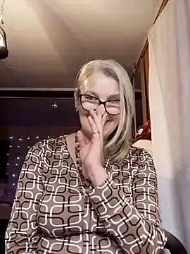 irinamaux online show from 8, 11, 2025