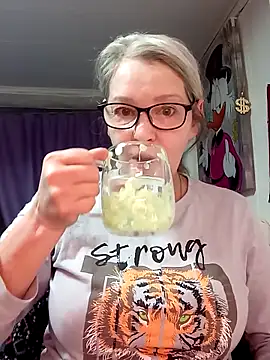 irinamaux online show from 19, 2, 2026