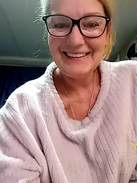 irinamaux online show from 11, 4, 2026