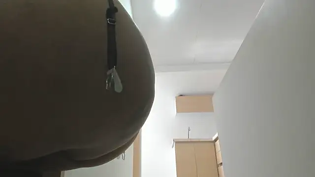 Snapshot of esmeraldastrong chatting on 2, 12, 2024 esmeraldastrong online show from 2, 12, 2024