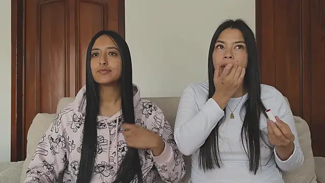 2SummerLove1 online show from 30, 10, 2025