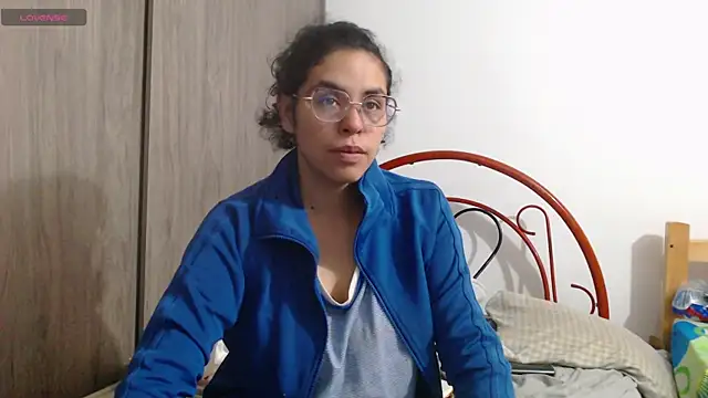 Snapshot of Anne_purple chatting on 16, 12, 2024 Anne purple online show from 16, 12, 2024