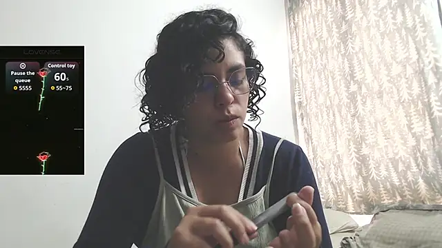Snapshot of Anne_purple chatting on 15, 9, 2025 Anne purple online show from 15, 9, 2025