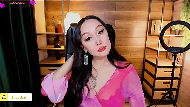 Julianna Jami online show from 10, 1, 2025