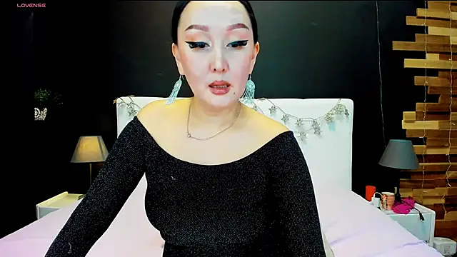 Julianna Jami online show from 4, 2, 2025