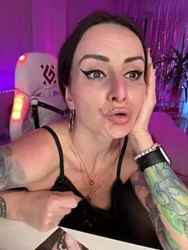 Snapshot of _AHHA_ chatting on 15, 2, 2025 AHHA online show from 15, 2, 2025