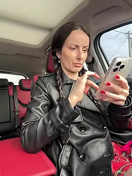 Snapshot of _AHHA_ chatting on 17, 3, 2025 AHHA online show from 17, 3, 2025