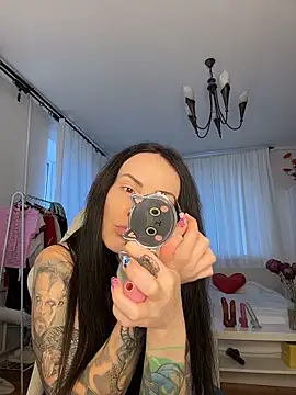 Snapshot of _AHHA_ chatting on 17, 11, 2025 AHHA online show from 17, 11, 2025