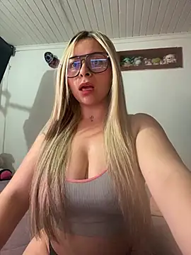 CristalGmez online show from 23, 10, 2025