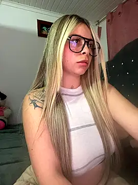 CristalGmez online show from 21, 11, 2025