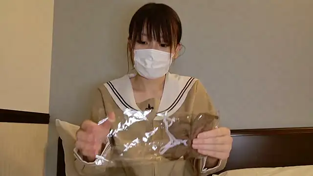 Snapshot of hi---chan- chatting on 18, 1, 2025 hi---chan- online show from 18, 1, 2025