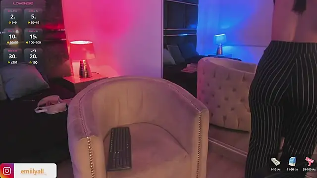 EmilyAllen  online show from 1, 3, 2025