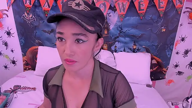 charlotte-11 online show from 21, 10, 2025