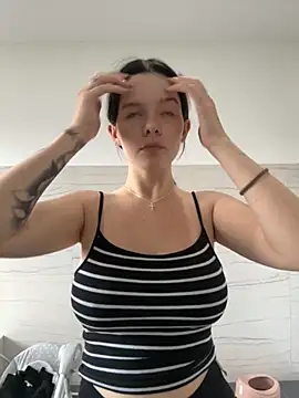 Snapshot of RoxiBlack chatting on 1, 10, 2025 RoxiBlack online show from 1, 10, 2025