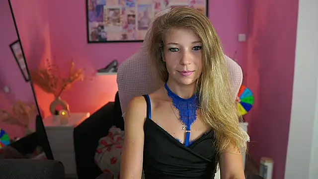 Snapshot of missicute chatting on 10, 9, 2025 missicute online show from 10, 9, 2025